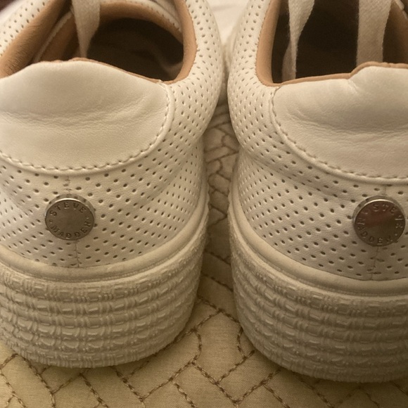 Steve Madden woman’s tennis shoes, bone white, size 7, NWOT - Picture 3 of 5